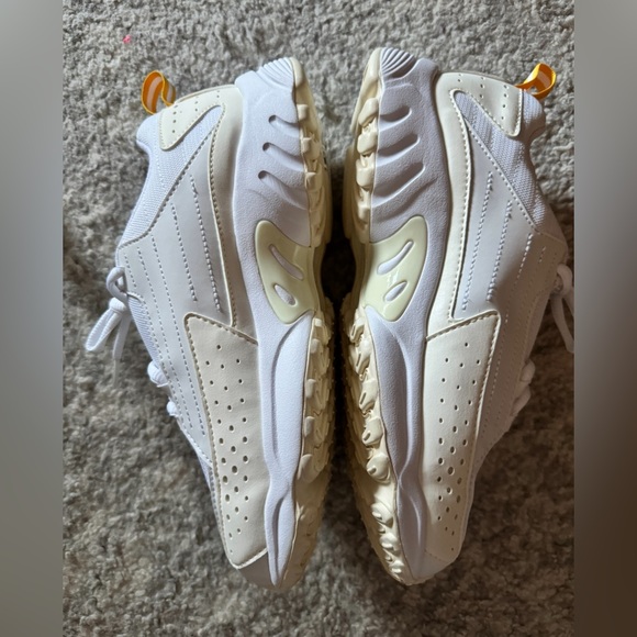 Women’s DMX Reebok - Picture 3 of 4